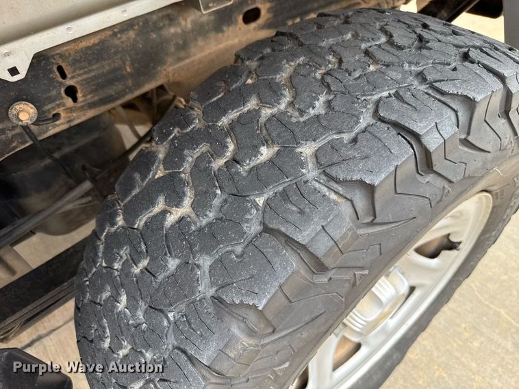 image for item DT6660 2017 Chevrolet Silverado 1500 Double Cab pickup truck