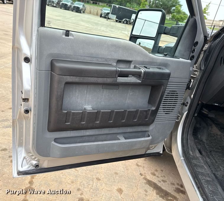 image for item DT6665 2013 Ford F250 Super Duty pickup truck