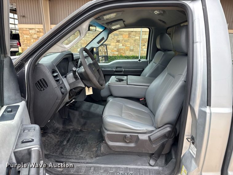 image for item DT6665 2013 Ford F250 Super Duty pickup truck