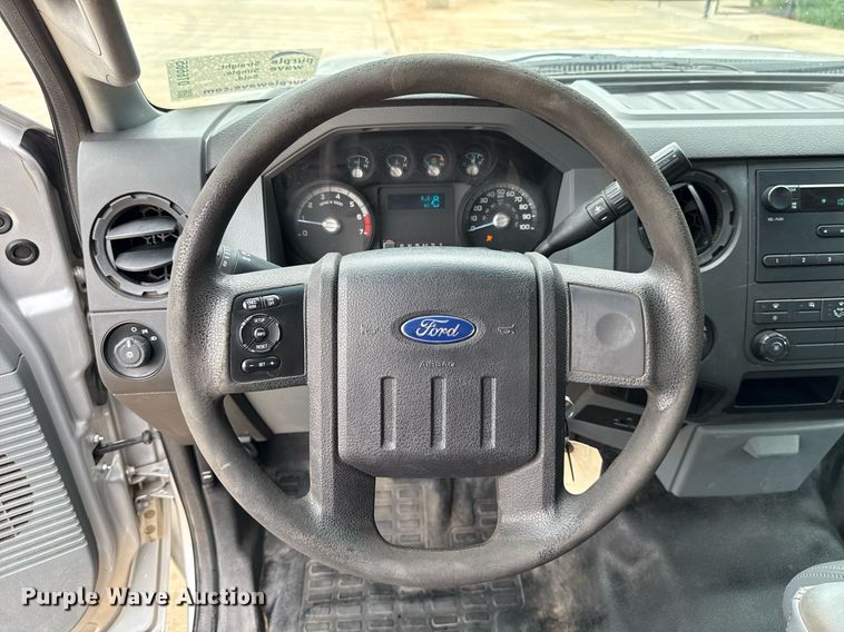 image for item DT6665 2013 Ford F250 Super Duty pickup truck