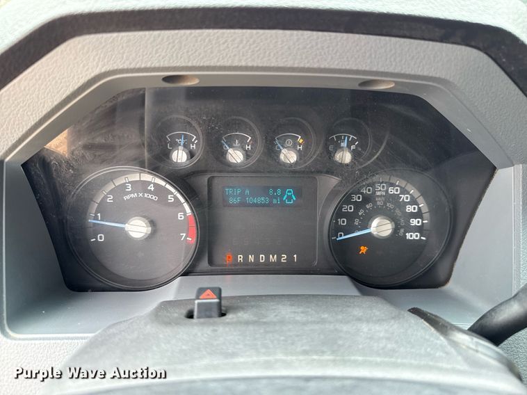 image for item DT6665 2013 Ford F250 Super Duty pickup truck