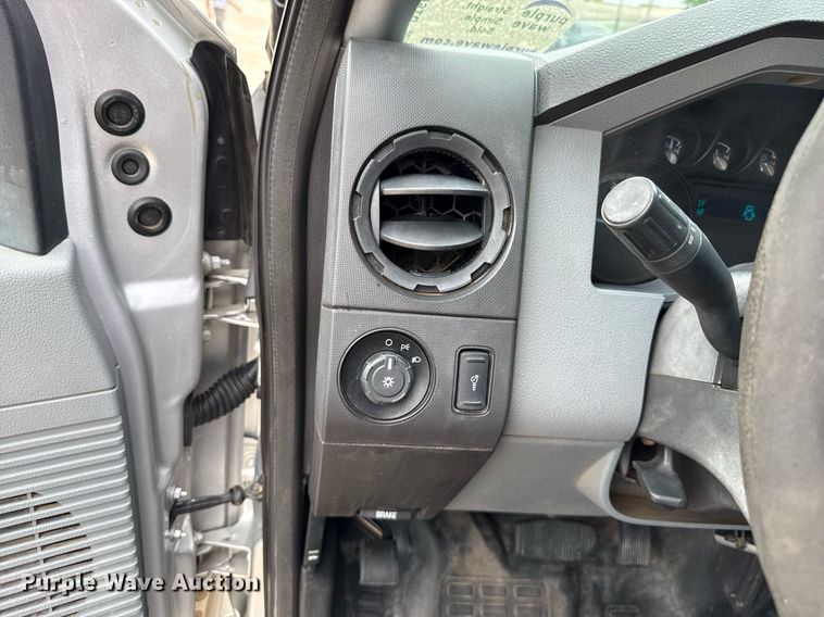 image for item DT6665 2013 Ford F250 Super Duty pickup truck