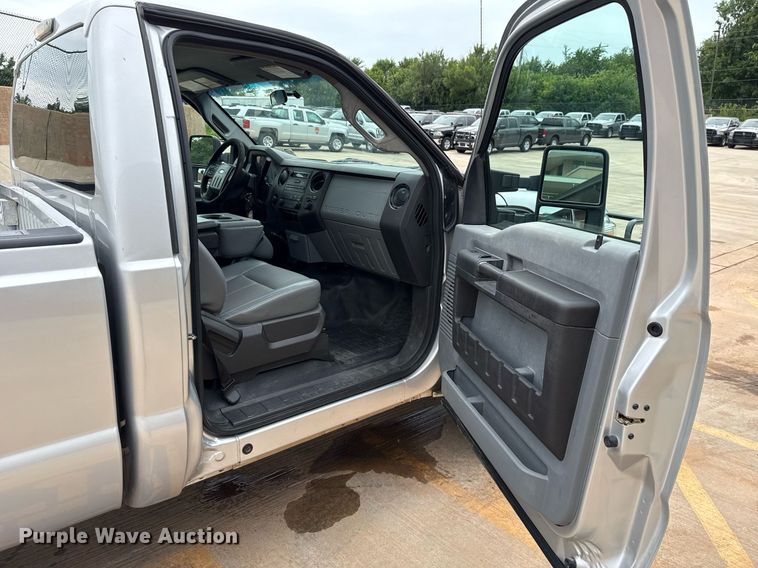 image for item DT6665 2013 Ford F250 Super Duty pickup truck