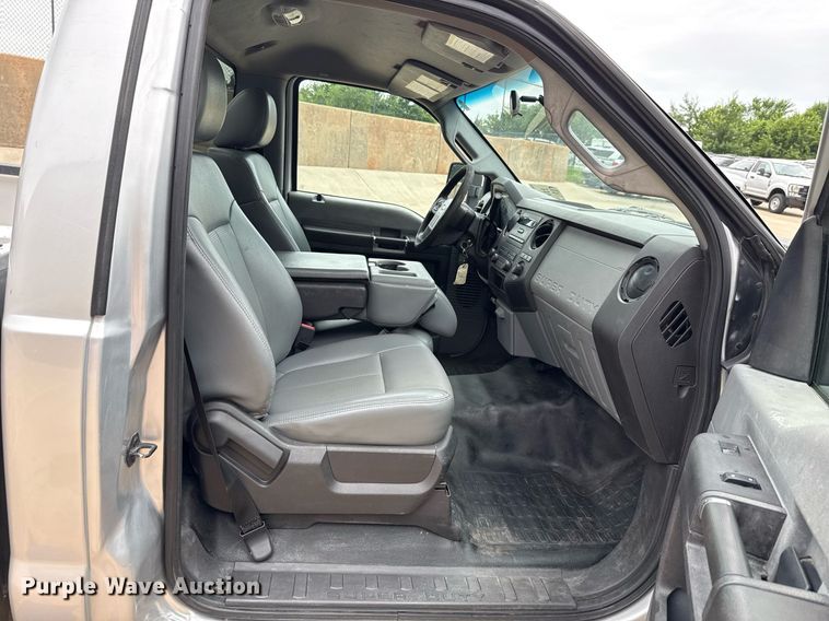 image for item DT6665 2013 Ford F250 Super Duty pickup truck