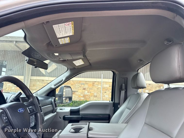 image for item DT6666 2019 Ford F350 Super Duty XL pickup truck