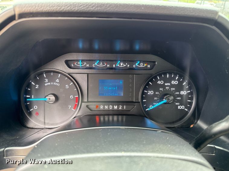 image for item DT6666 2019 Ford F350 Super Duty XL pickup truck