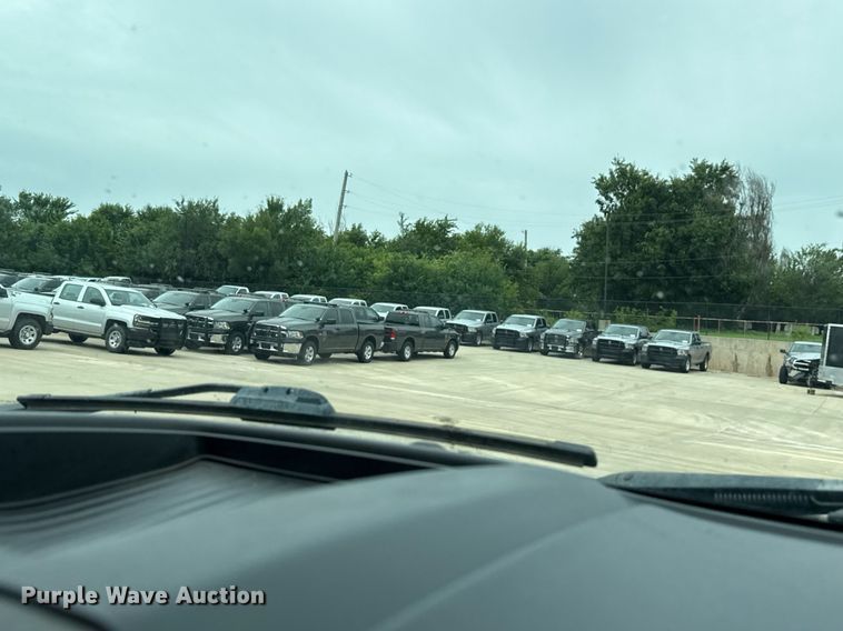 image for item DT6666 2019 Ford F350 Super Duty XL pickup truck