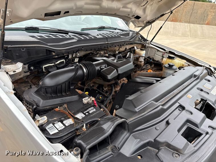 image for item DT6666 2019 Ford F350 Super Duty XL pickup truck