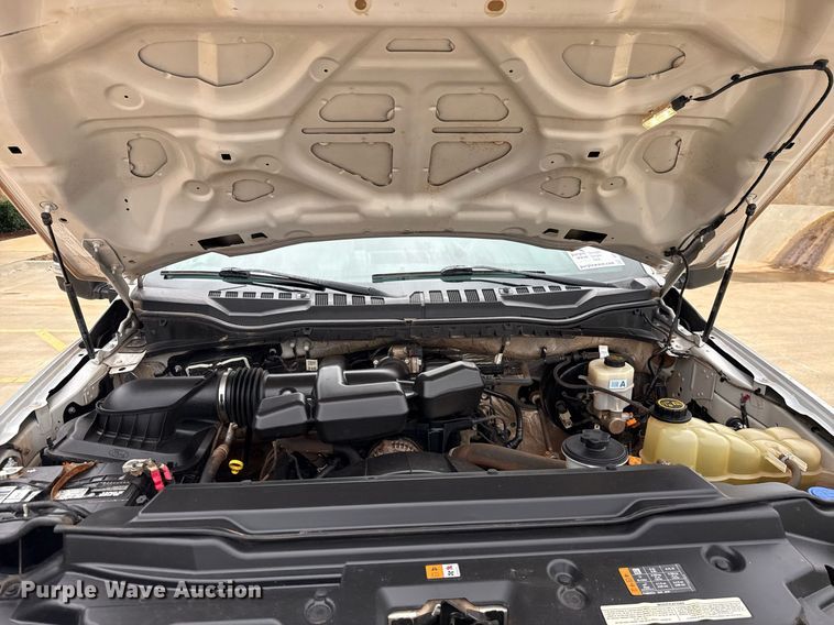 image for item DT6666 2019 Ford F350 Super Duty XL pickup truck