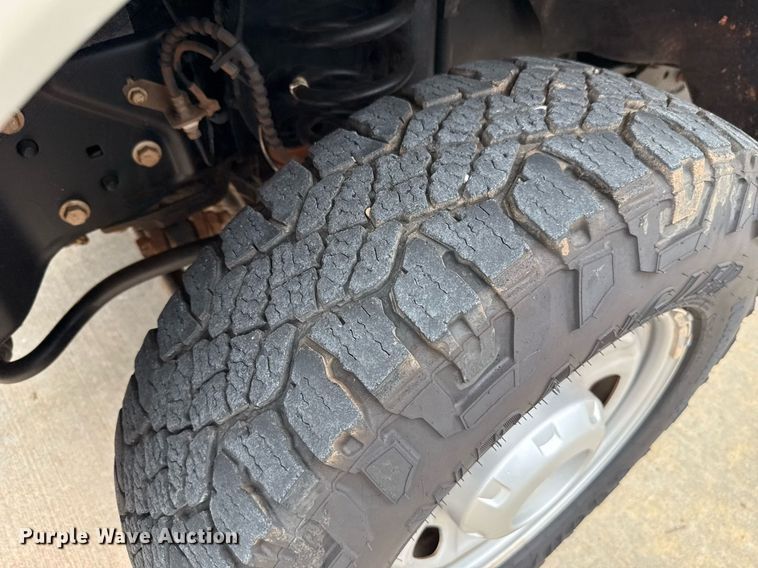 image for item DT6666 2019 Ford F350 Super Duty XL pickup truck