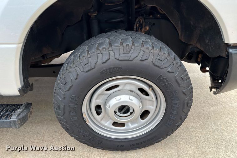 image for item DT6666 2019 Ford F350 Super Duty XL pickup truck