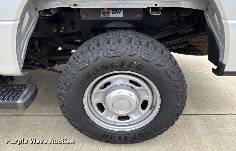 image for item DT6666 2019 Ford F350 Super Duty XL pickup truck