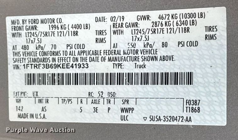 image for item DT6666 2019 Ford F350 Super Duty XL pickup truck