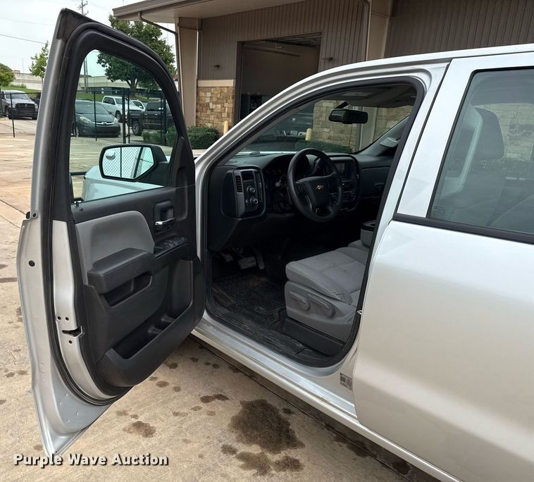 image for item DT6667 2018 Chevrolet Silverado 1500 Crew Cab pickup truck