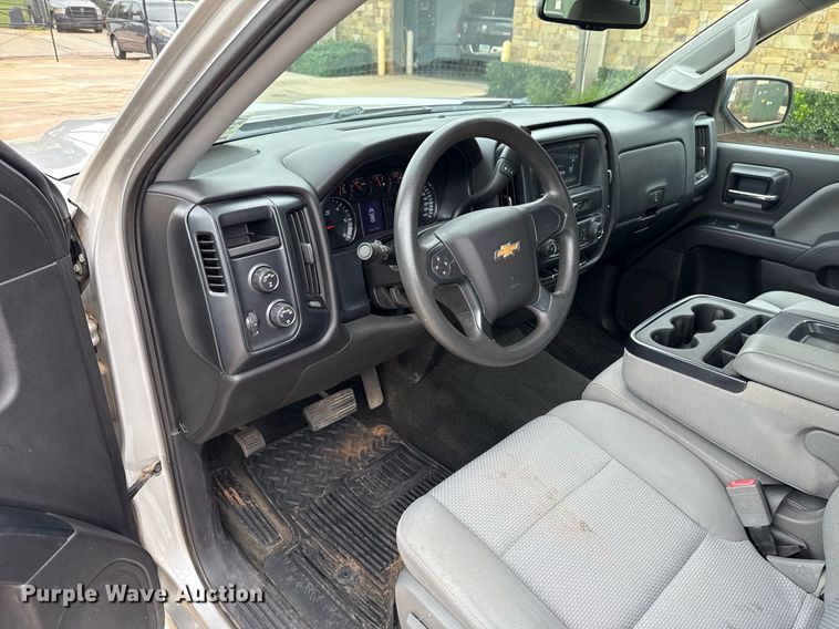 image for item DT6667 2018 Chevrolet Silverado 1500 Crew Cab pickup truck