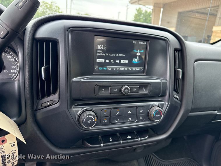 image for item DT6667 2018 Chevrolet Silverado 1500 Crew Cab pickup truck