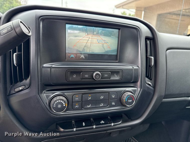 image for item DT6667 2018 Chevrolet Silverado 1500 Crew Cab pickup truck