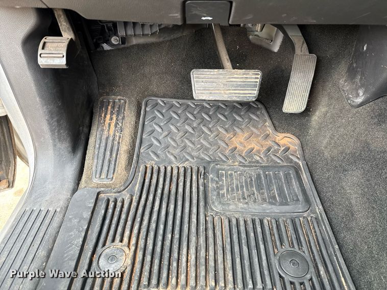 image for item DT6667 2018 Chevrolet Silverado 1500 Crew Cab pickup truck