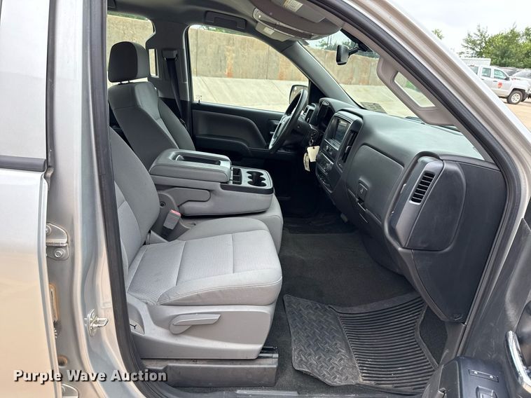 image for item DT6667 2018 Chevrolet Silverado 1500 Crew Cab pickup truck