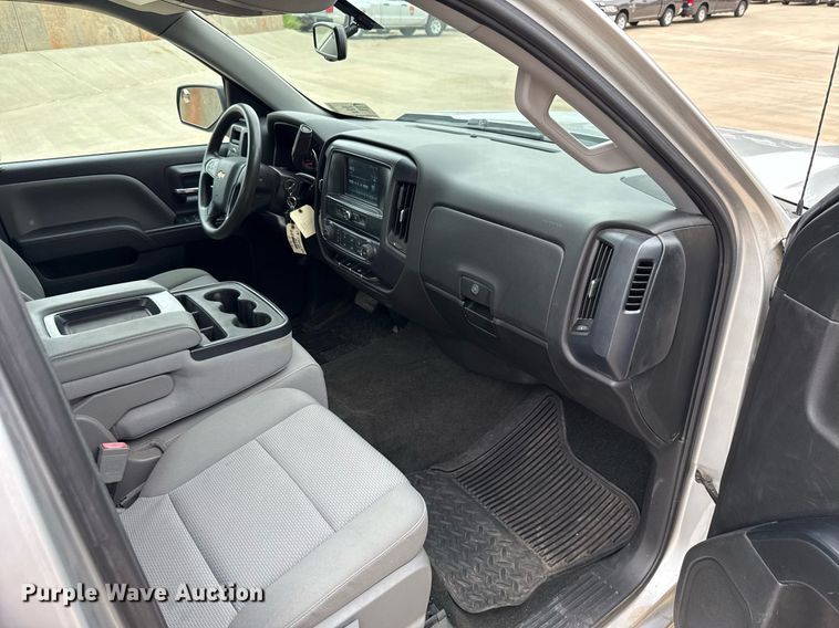 image for item DT6667 2018 Chevrolet Silverado 1500 Crew Cab pickup truck