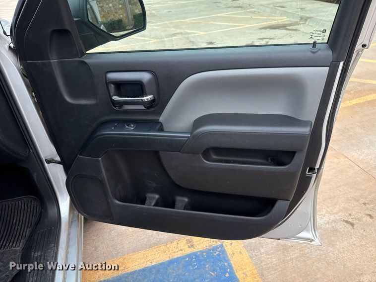 image for item DT6667 2018 Chevrolet Silverado 1500 Crew Cab pickup truck