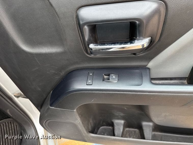 image for item DT6667 2018 Chevrolet Silverado 1500 Crew Cab pickup truck