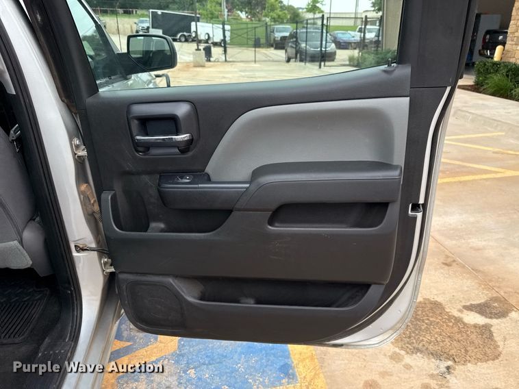 image for item DT6667 2018 Chevrolet Silverado 1500 Crew Cab pickup truck