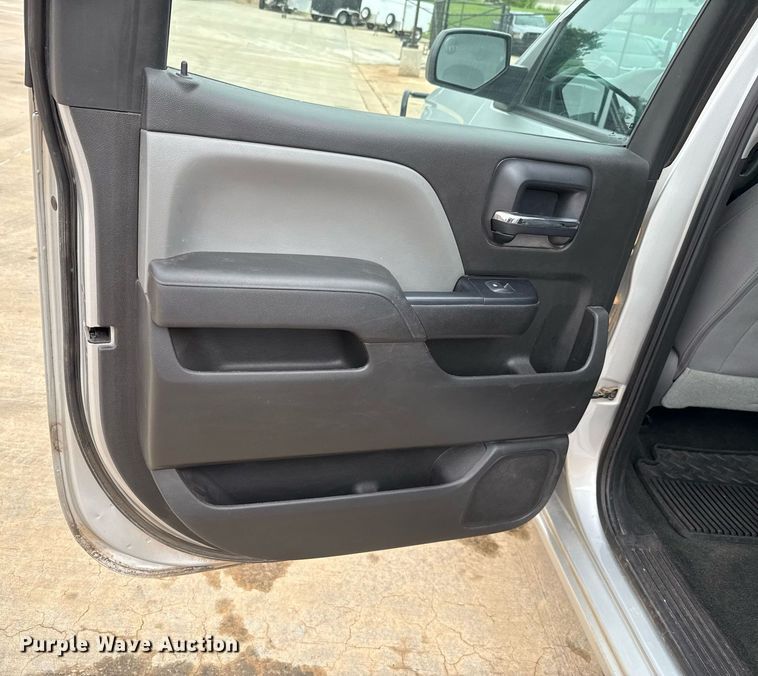 image for item DT6667 2018 Chevrolet Silverado 1500 Crew Cab pickup truck