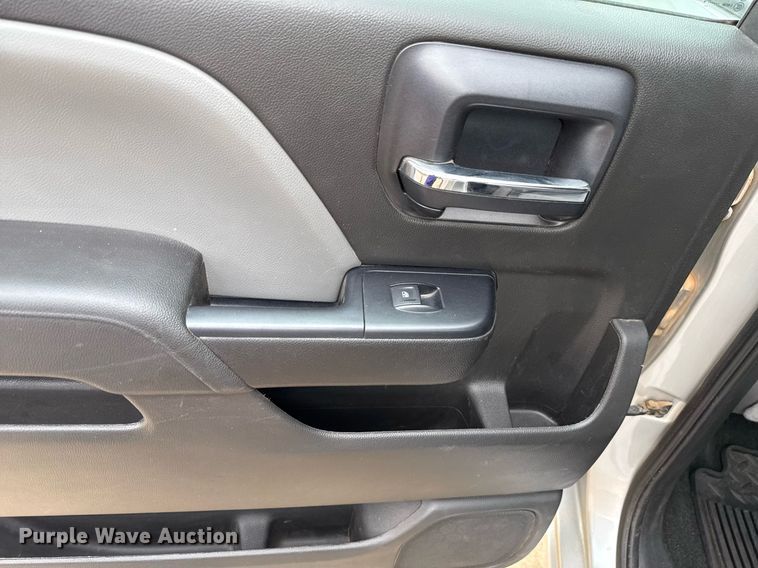 image for item DT6667 2018 Chevrolet Silverado 1500 Crew Cab pickup truck