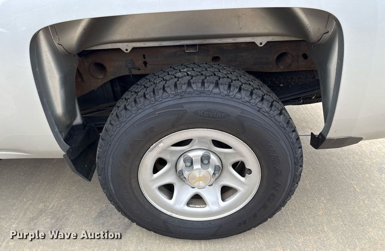 image for item DT6667 2018 Chevrolet Silverado 1500 Crew Cab pickup truck