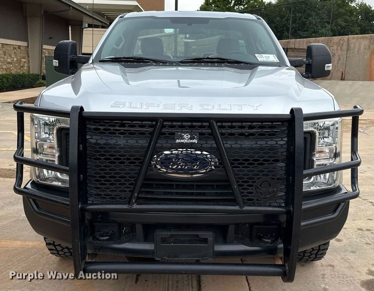 image for item DT6668 2017 Ford F250 Super Duty XL pickup truck