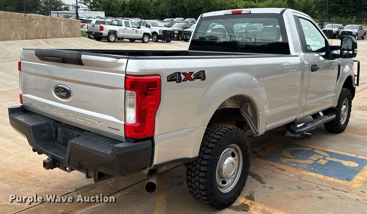 image for item DT6668 2017 Ford F250 Super Duty XL pickup truck