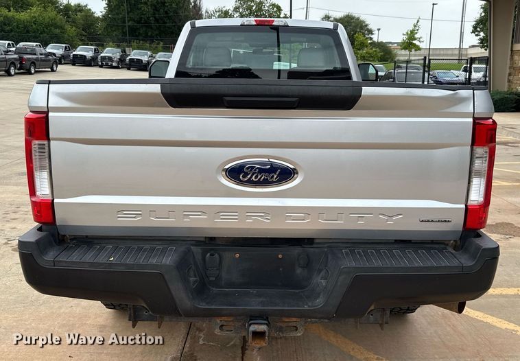 image for item DT6668 2017 Ford F250 Super Duty XL pickup truck