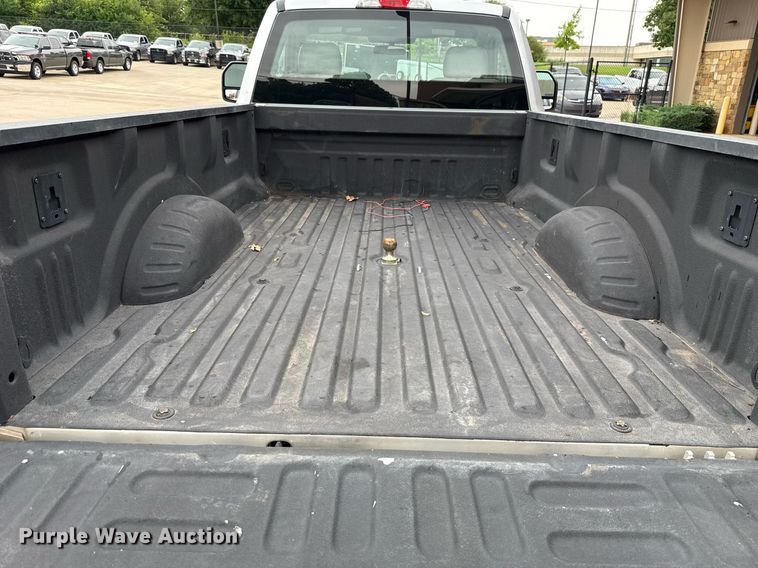 image for item DT6668 2017 Ford F250 Super Duty XL pickup truck