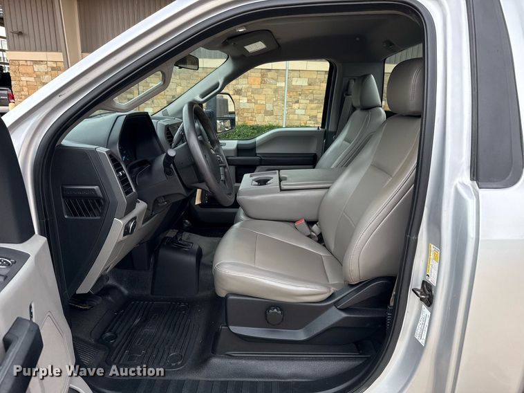 image for item DT6668 2017 Ford F250 Super Duty XL pickup truck