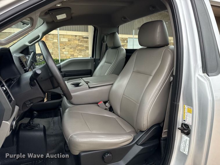 image for item DT6668 2017 Ford F250 Super Duty XL pickup truck