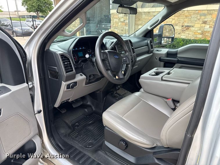 image for item DT6668 2017 Ford F250 Super Duty XL pickup truck