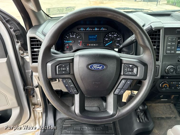 image for item DT6668 2017 Ford F250 Super Duty XL pickup truck