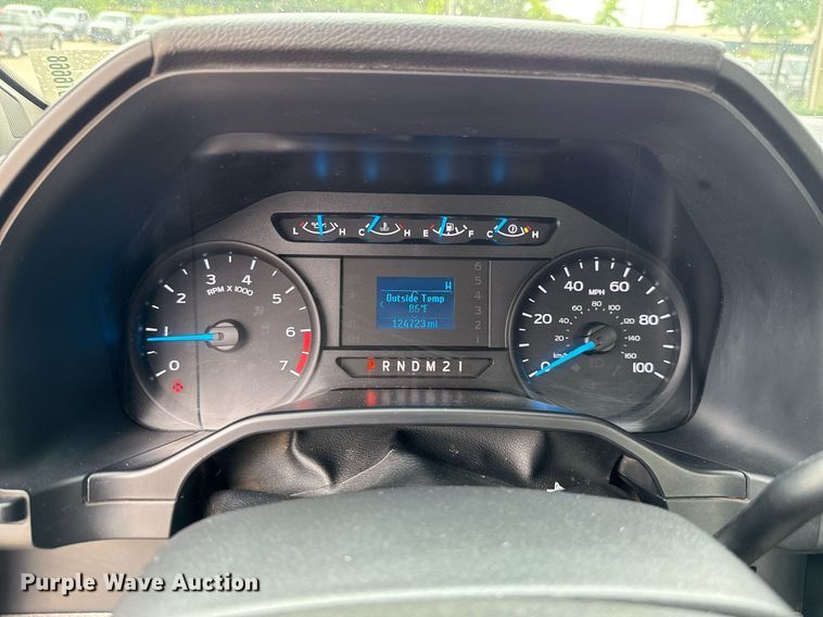 image for item DT6668 2017 Ford F250 Super Duty XL pickup truck