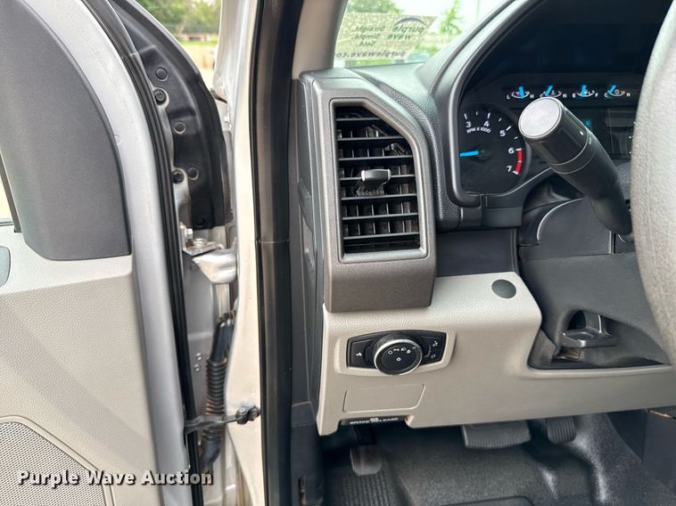 image for item DT6668 2017 Ford F250 Super Duty XL pickup truck