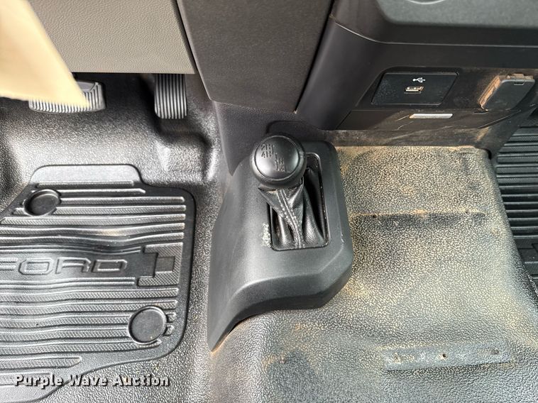 image for item DT6668 2017 Ford F250 Super Duty XL pickup truck