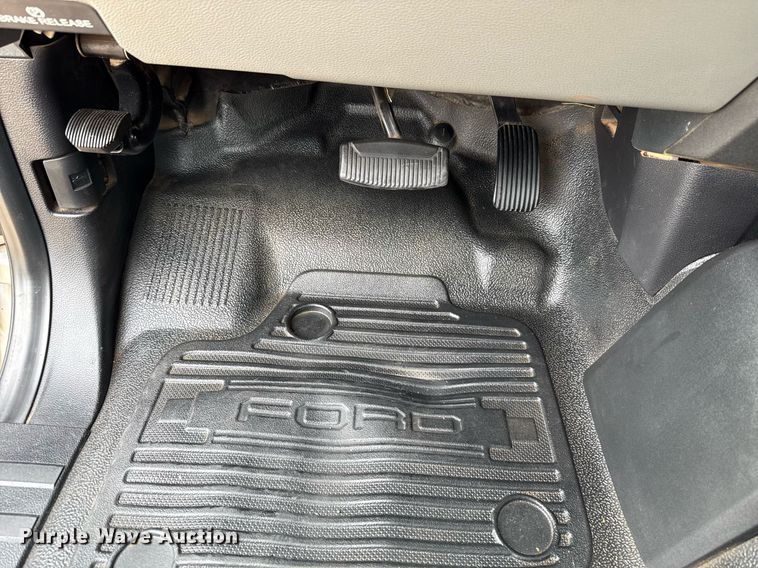 image for item DT6668 2017 Ford F250 Super Duty XL pickup truck