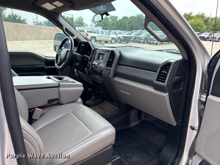 image for item DT6668 2017 Ford F250 Super Duty XL pickup truck