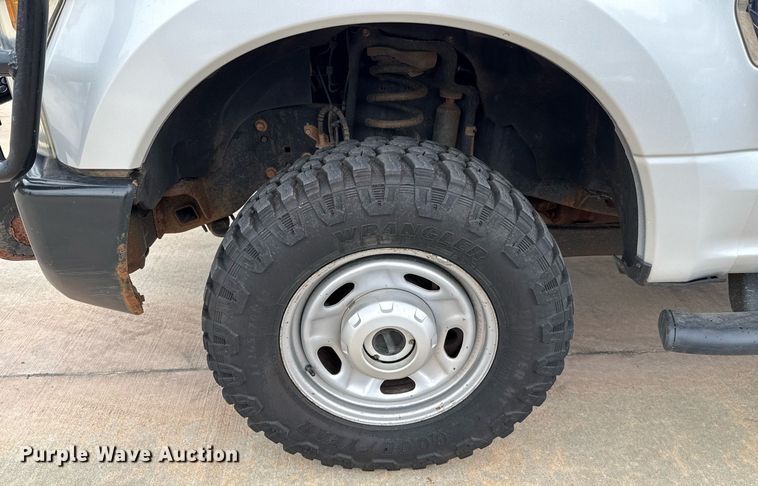 image for item DT6668 2017 Ford F250 Super Duty XL pickup truck