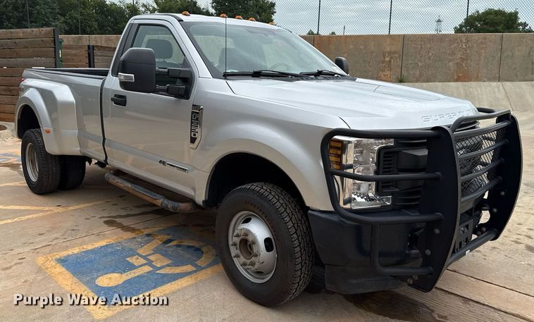 image for item DT6669 2018 Ford F350 Super Duty XL pickup truck
