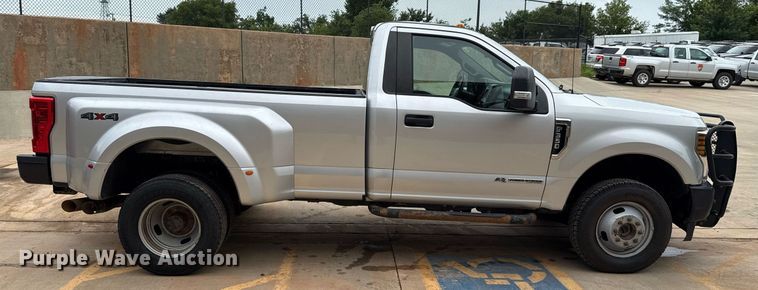 image for item DT6669 2018 Ford F350 Super Duty XL pickup truck