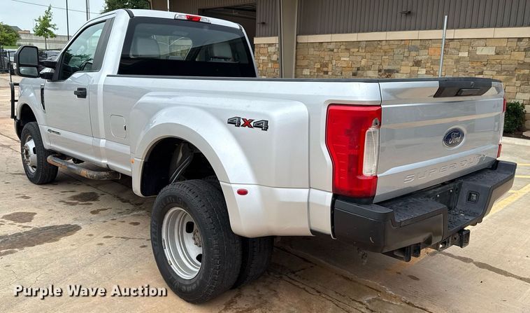 image for item DT6669 2018 Ford F350 Super Duty XL pickup truck