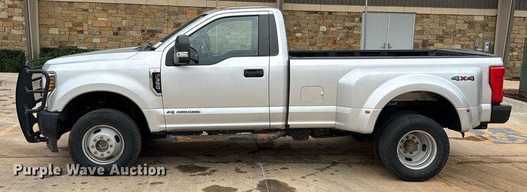 image for item DT6669 2018 Ford F350 Super Duty XL pickup truck