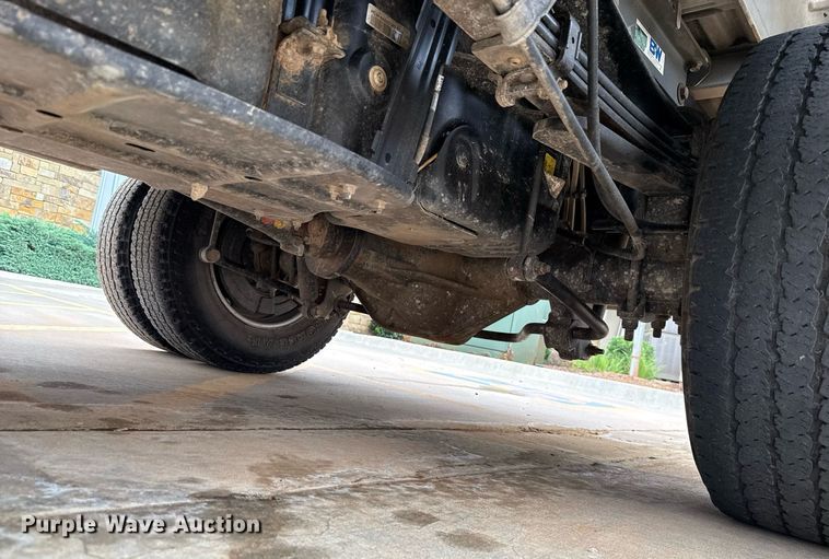 image for item DT6669 2018 Ford F350 Super Duty XL pickup truck