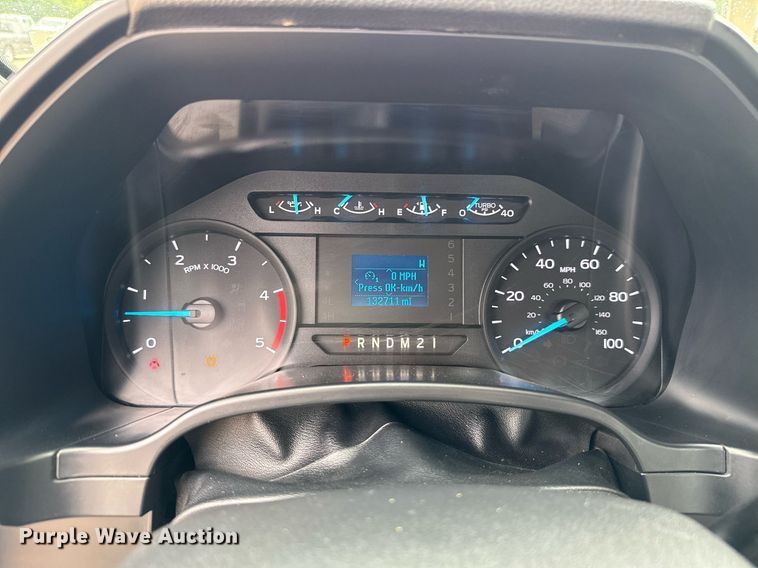 image for item DT6669 2018 Ford F350 Super Duty XL pickup truck